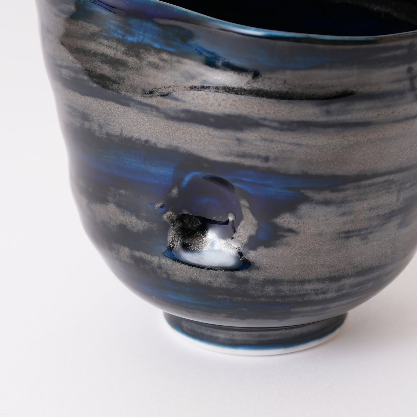Fukuharu Oil-Drop Glaze Saké Pourer and Cups Set (Shinogi)