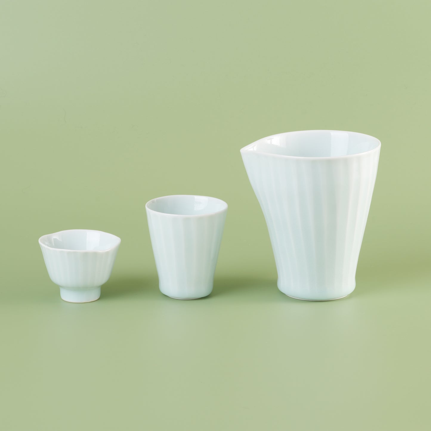 Fukuharu Seihakuji Saké Pourer and Cups Set (Shinogi)