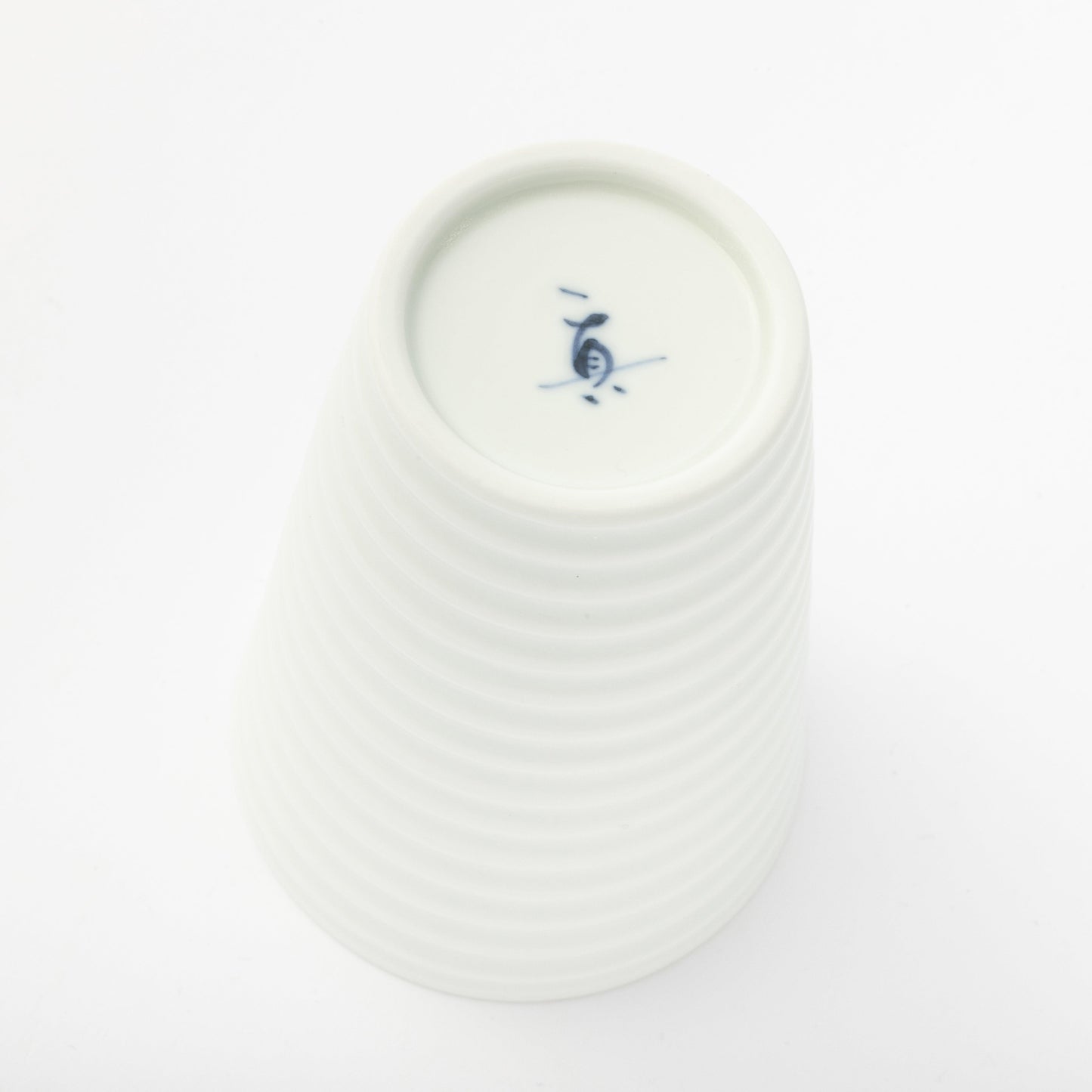 [Issin Kiln] White Porcelain Hand-carved Set of 2 Small Freestyle Cups, Diagonal Engraving and Line Engraving