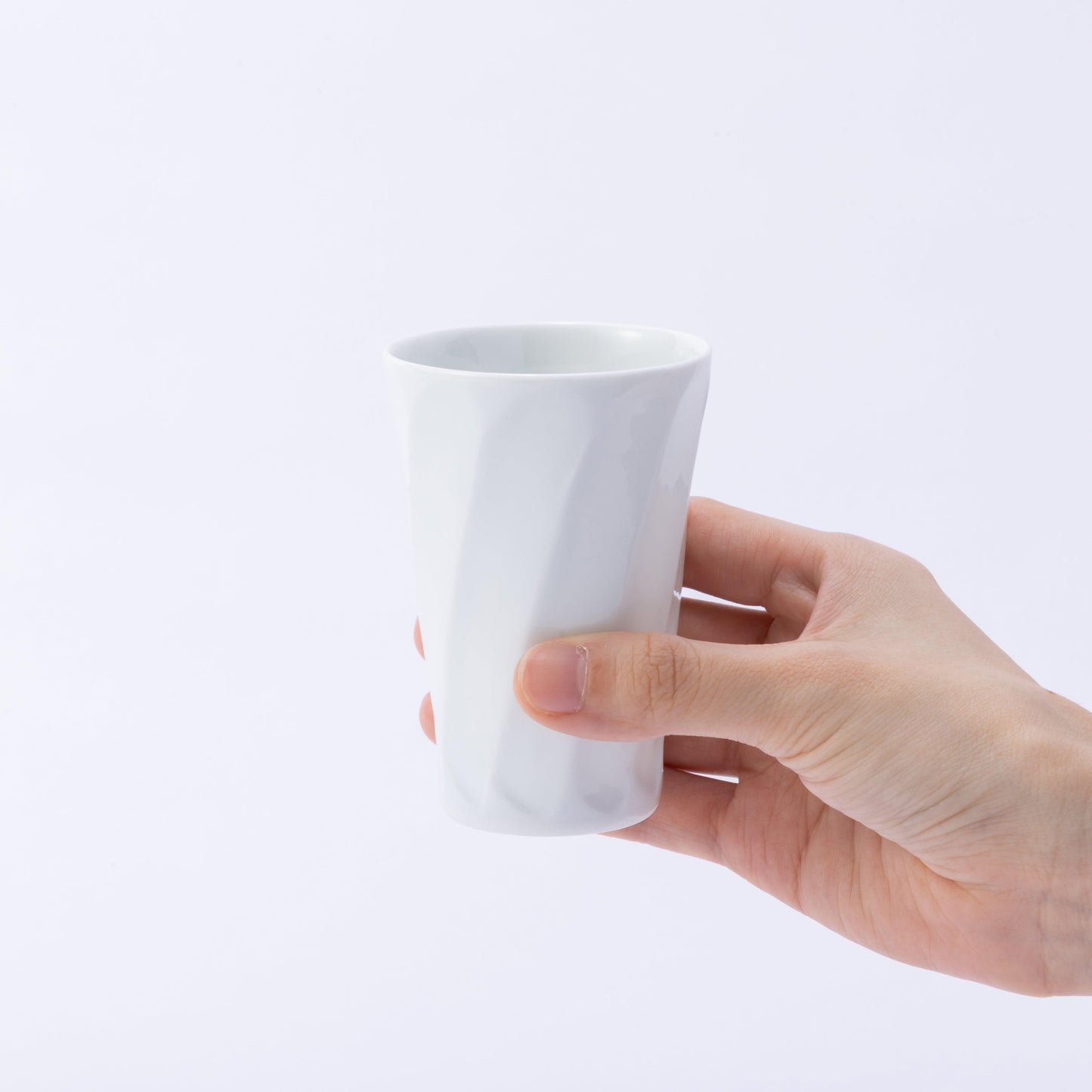 [Issin Kiln] White Porcelain Hand-carved Set of 2 Small Freestyle Cups, Diagonal Engraving and Line Engraving