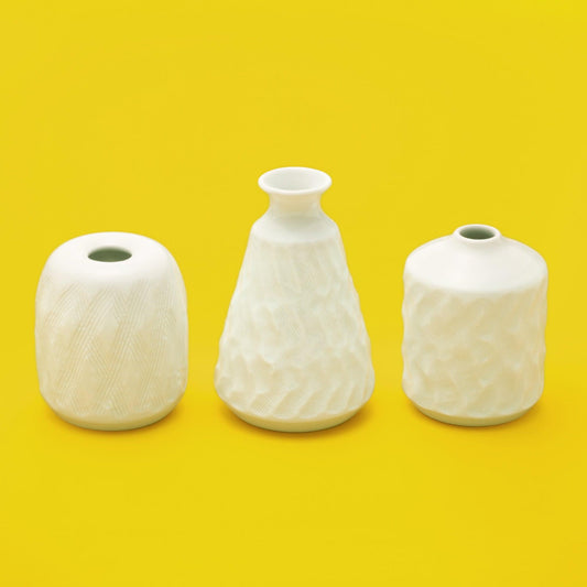 [Issin Kiln] White Porcelain Hand-carved Set of 3 Single-flower Vases,  Comb pattern engraving & Random Comb Engraving